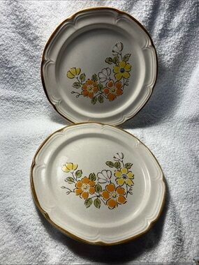 2 Baroque Hearthside Stoneware 7” Plates  Spring Garden Pattern